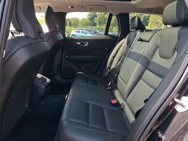2022 Volvo V60 Cross Country Base