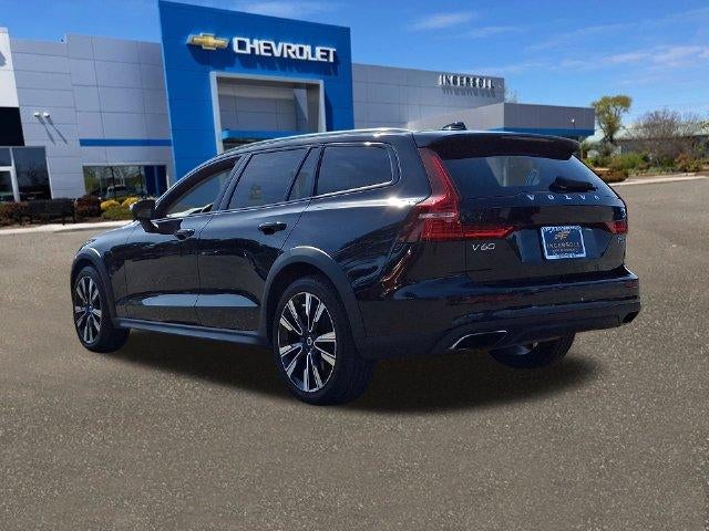 2022 Volvo V60 Cross Country Base
