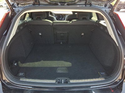 2022 Volvo V60 Cross Country Base