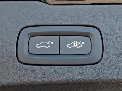 2022 Volvo V60 Cross Country Base
