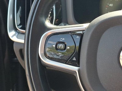 2022 Volvo V60 Cross Country Base