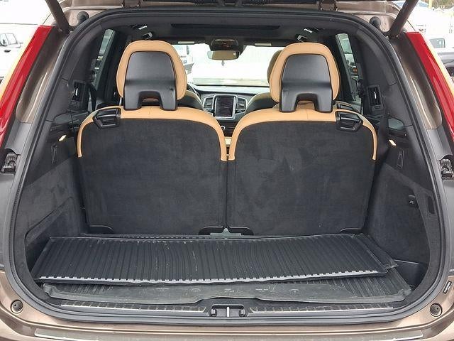 2016 Volvo XC90 T6 Momentum